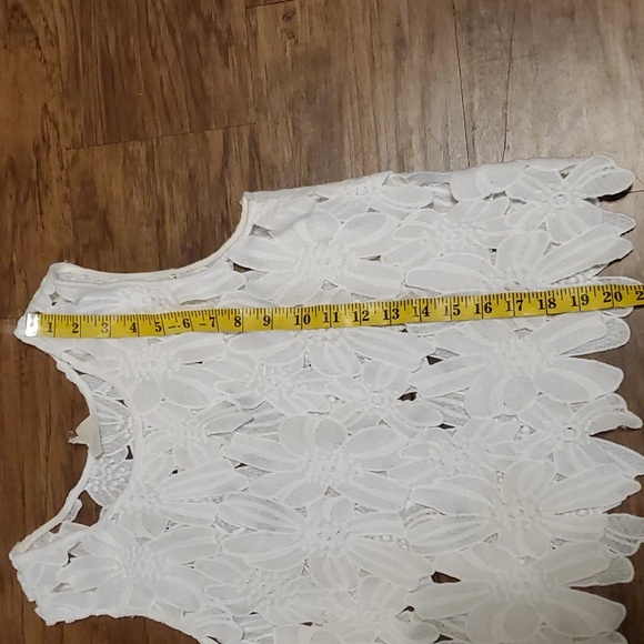 Caution to the Wind Floral Print Lace See Through Crop Top Size Small - Picture 2 of 6